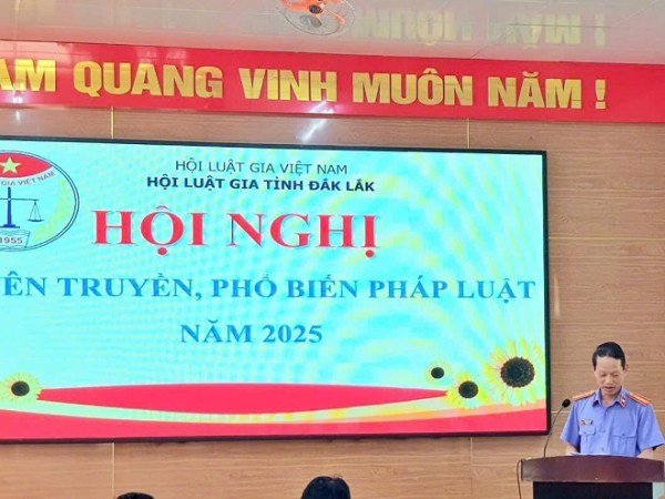 Hội Luật gia tỉnh Đắk Lắk tuyên truyền Luật Đất đai cho 300 cán bộ, người&nbsp;dân